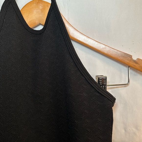 Target Crop Top - Picture 2 of 3